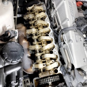 エンジンルームから白煙のサムネイル