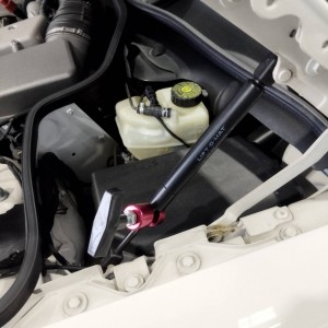 エンジンルームから白煙のサムネイル