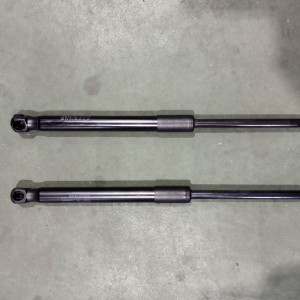 エンジンルームから白煙のサムネイル