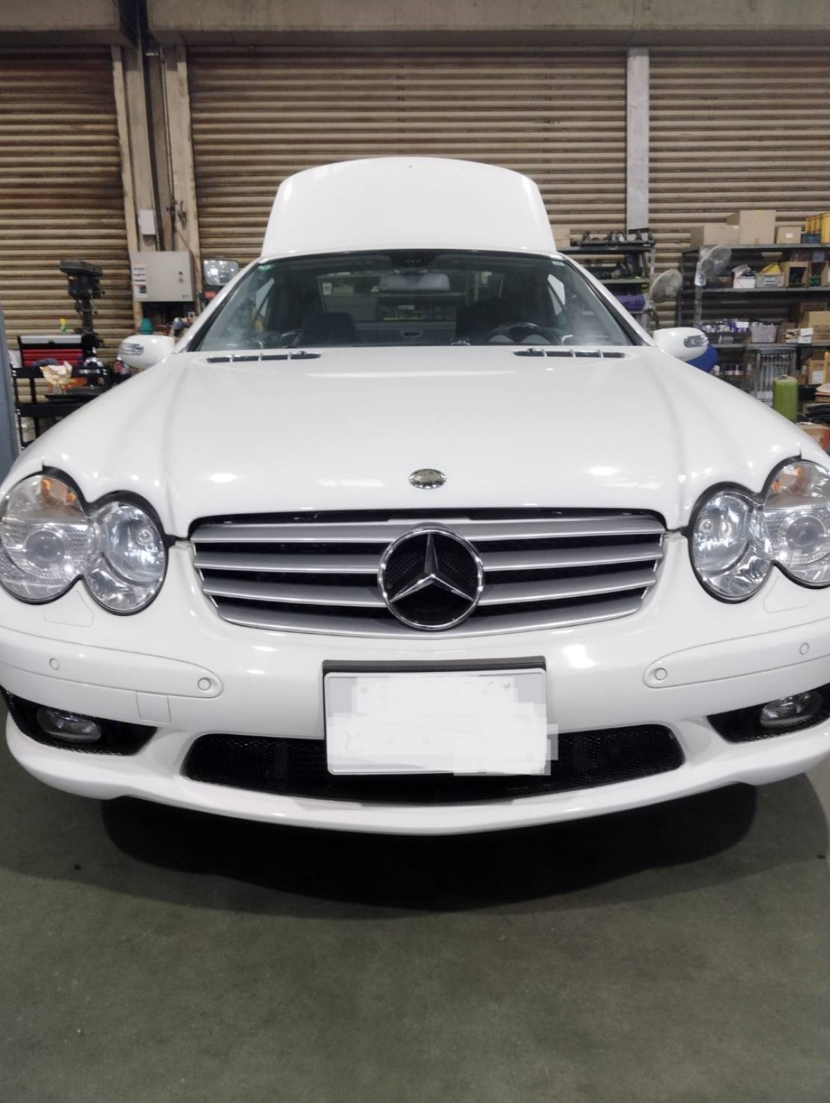 エンジンルームから白煙のサムネイル