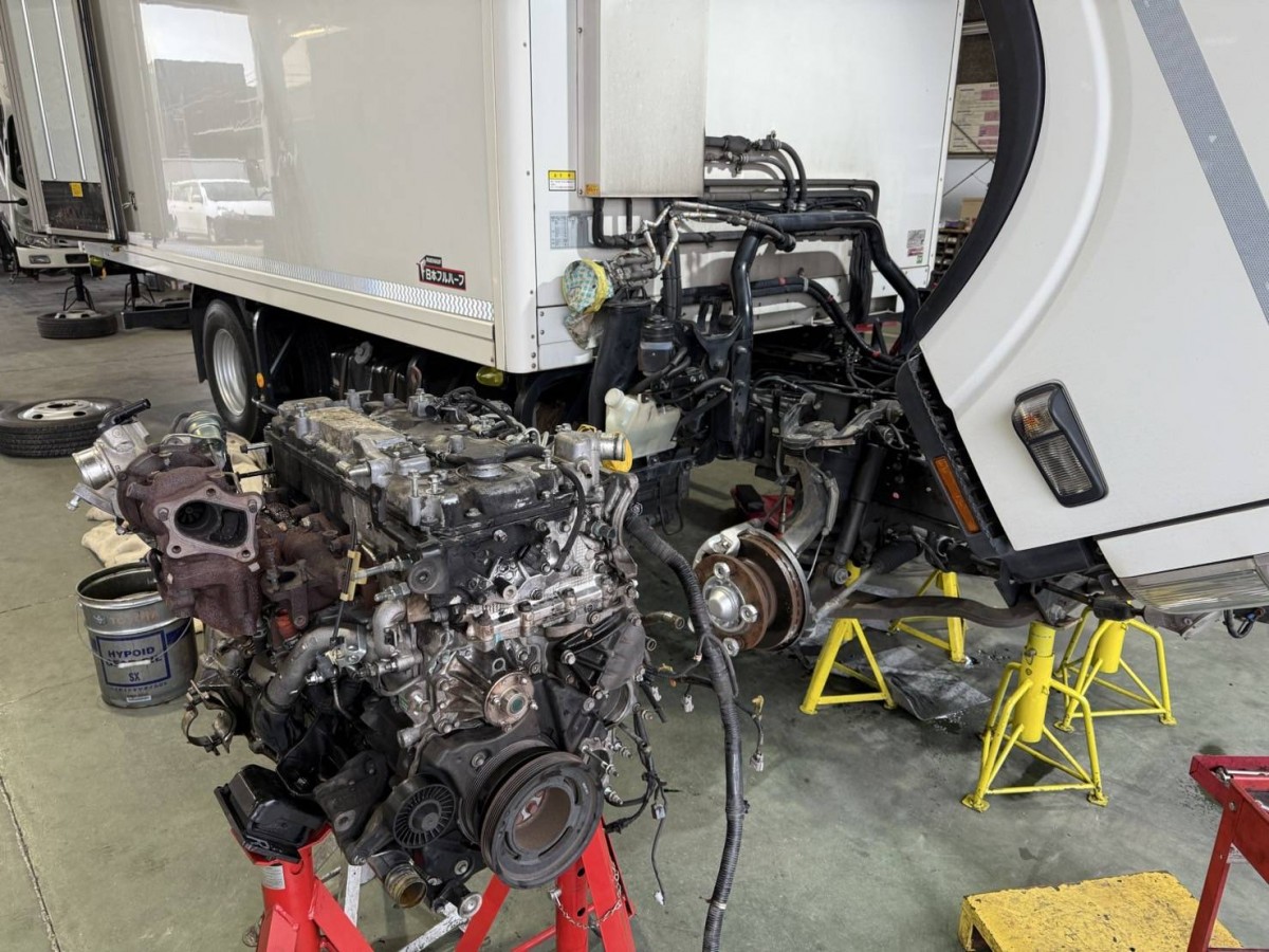 エンジンオイル漏れ修理のサムネイル