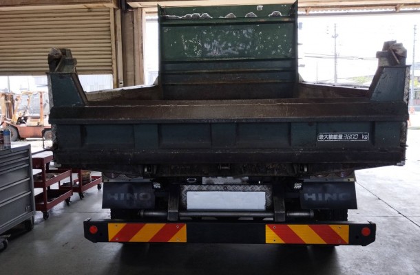 ダンプ荷台塗装